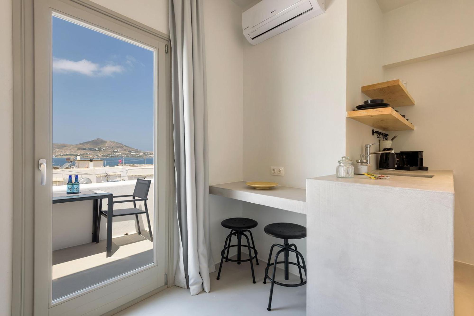 Peven Suites Науса Экстерьер фото