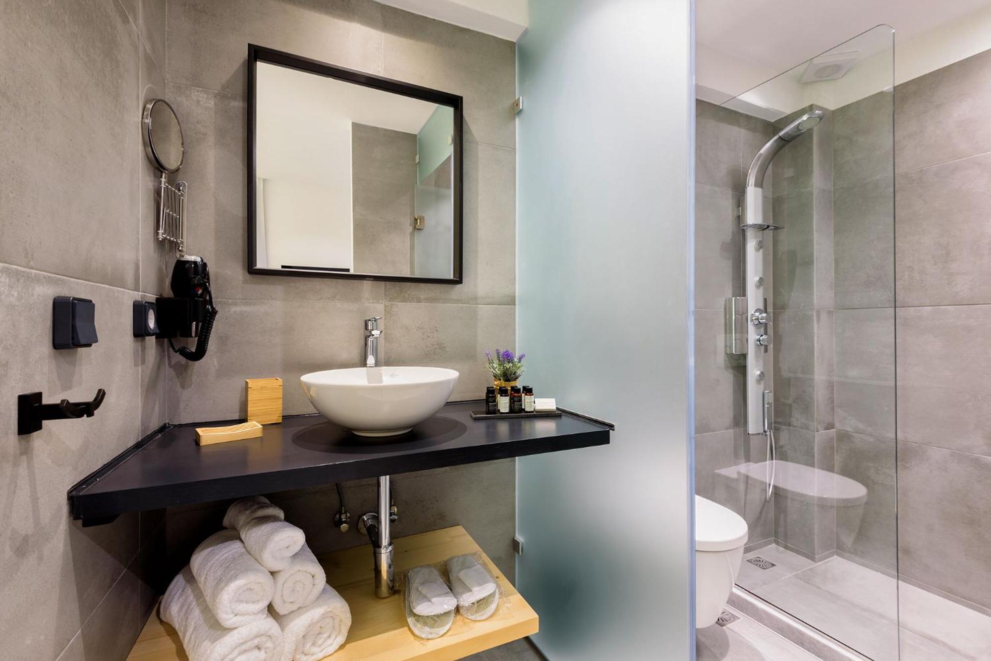 Peven Suites Науса Экстерьер фото